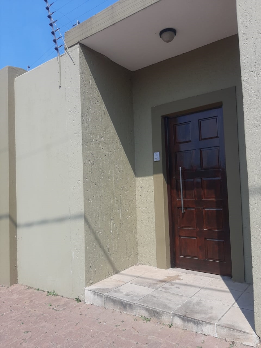 7 Bedroom Property for Sale in Amalinda Eastern Cape